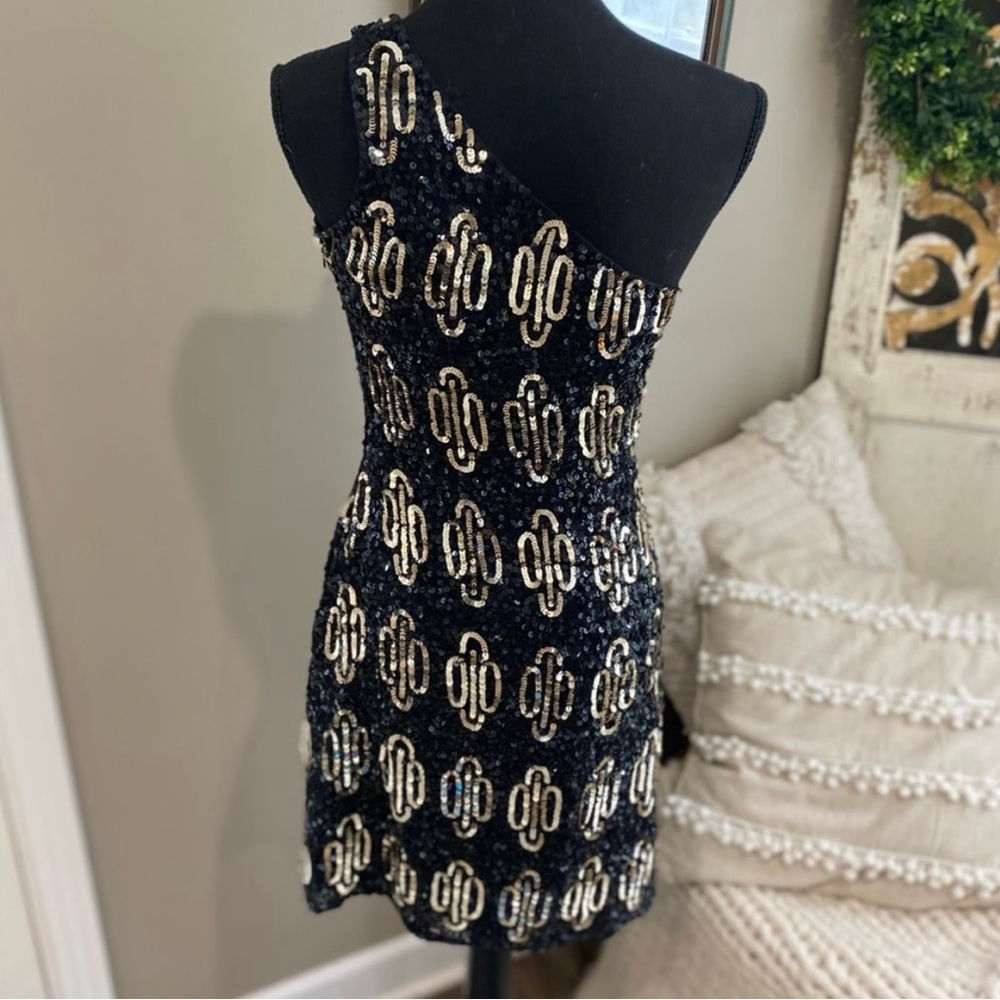 Stunning one shoulder Scala dress